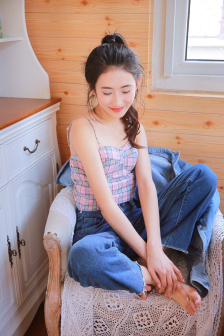 双腿打开吮花蒂